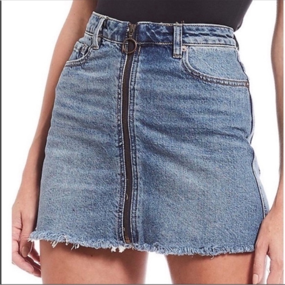 FREE PEOPLE we the free Zip It Up denim mini skirt size 29 like new